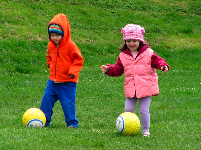 Trening piłki nożnej – małe gry w piłkę nożną jako podstawowy element jednostki treningowej