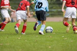 Trening piłki nożnej – małe gry w piłkę nożną jako podstawowy element jednostki treningowej