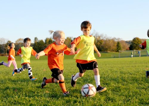 Trening piłki nożnej – gra 1v1 w różnych wariantach
