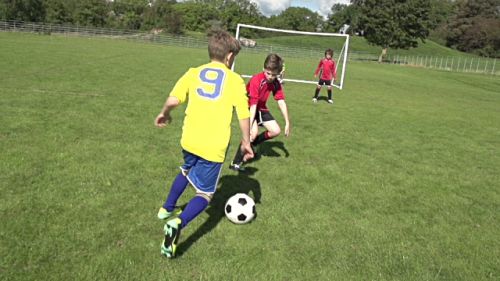 Trening piłki nożnej – przykładowa jednostka treningowa U8